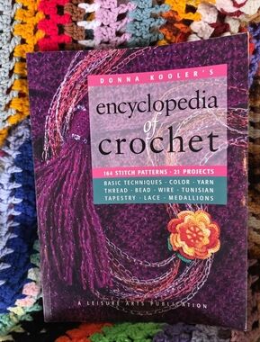 Donna Kooler's Encyclopedia of Crochet - NOS 2002 Left Hand Instruction